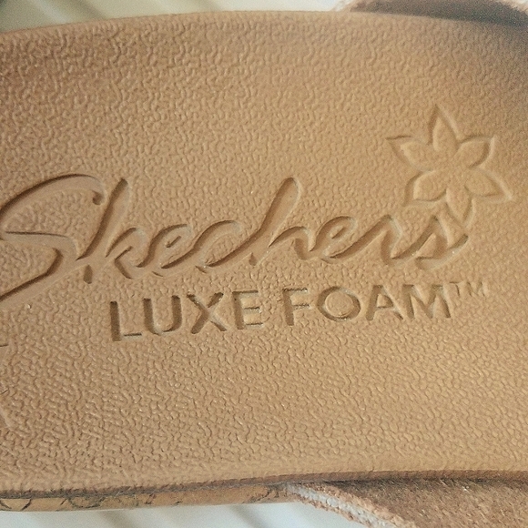 Luxe Foam Wedges - Picture 9 of 11